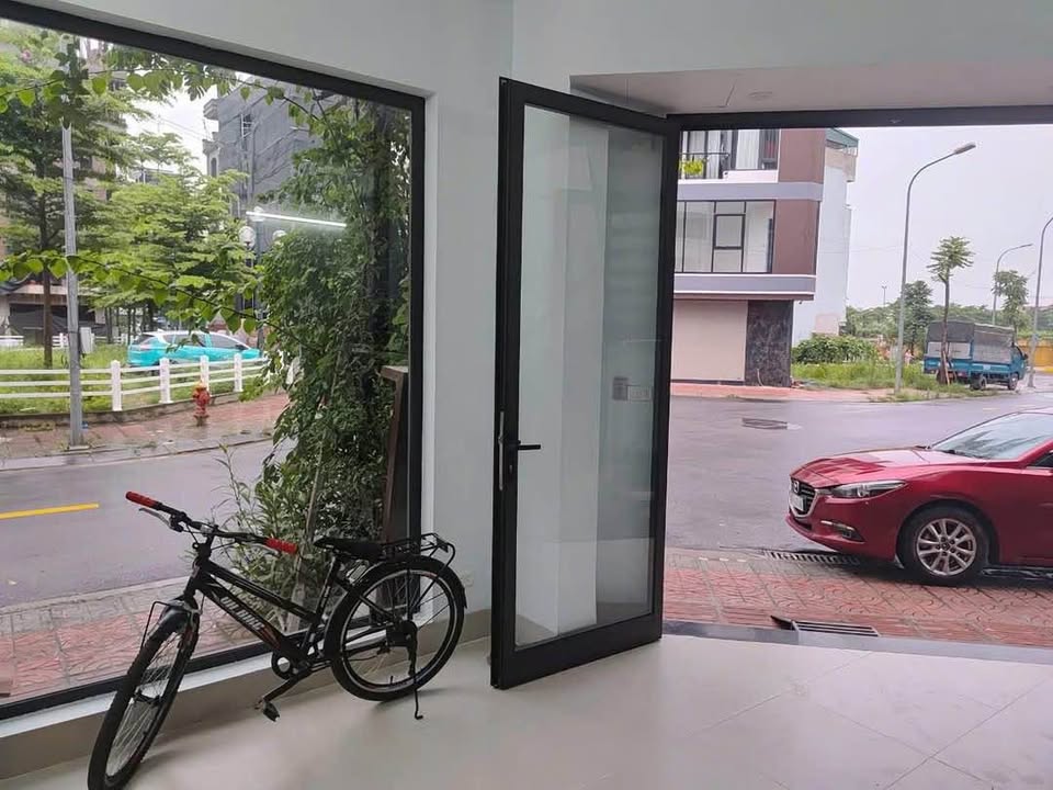 Nhà riêng biệt 2 tầng tại Ngọc Thụy 9 triệu - Full nội thất, ô tô đỗ thoải mái!