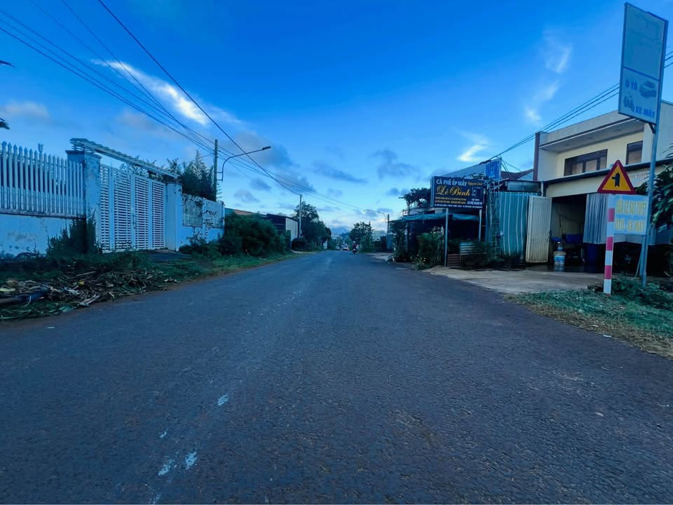 Đất nền lô góc mặt tiền hẻm 220 Lê Duẩn, TP. Pleiku 196m² giá 2 tỷ - Cơ hội đầu tư hấp dẫn!