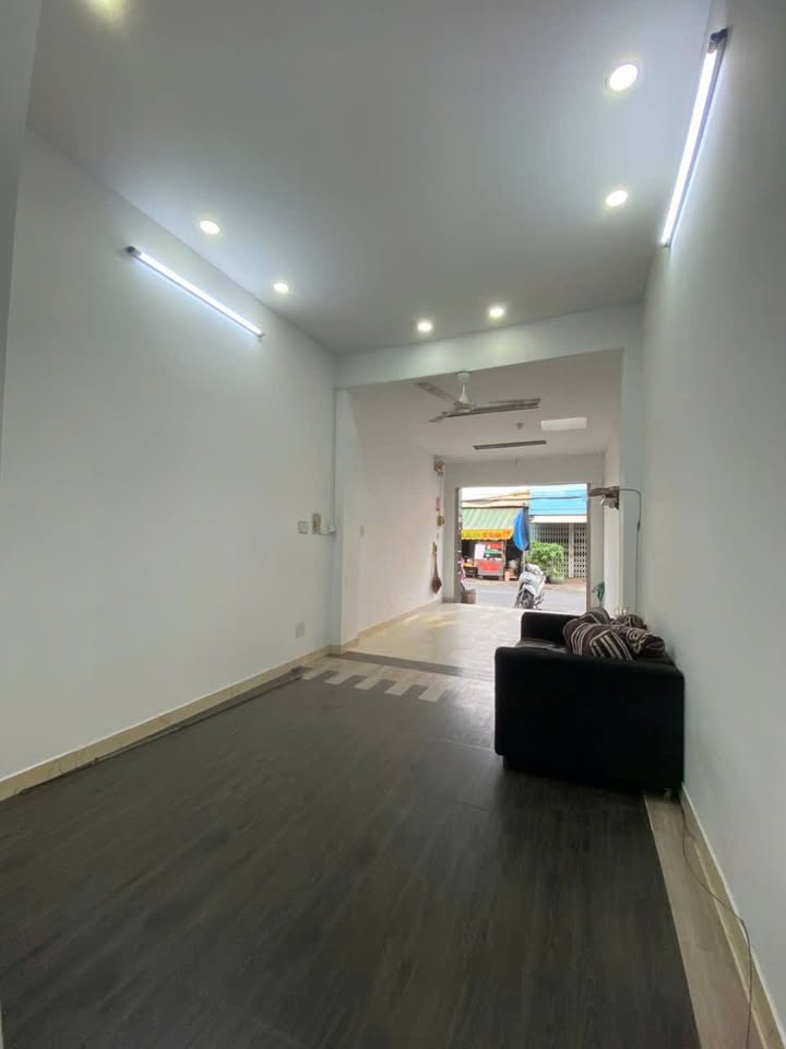 Nhà mặt tiền Dã Tượng, phường 10, quận 8, 56m² giá 9.9 tỷ - Kinh doanh ngay!
