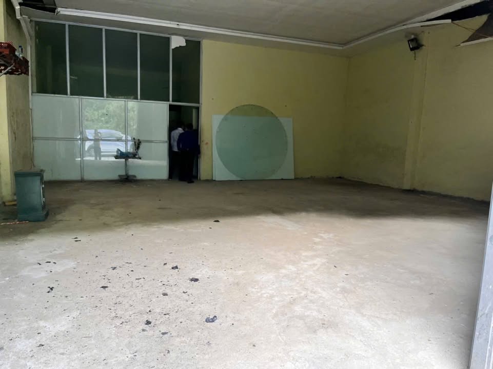 Nhà xưởng bán gấp đường Bế Văn Đàn, thành phố Lai Châu 225m² - Giá chỉ 670 triệu!