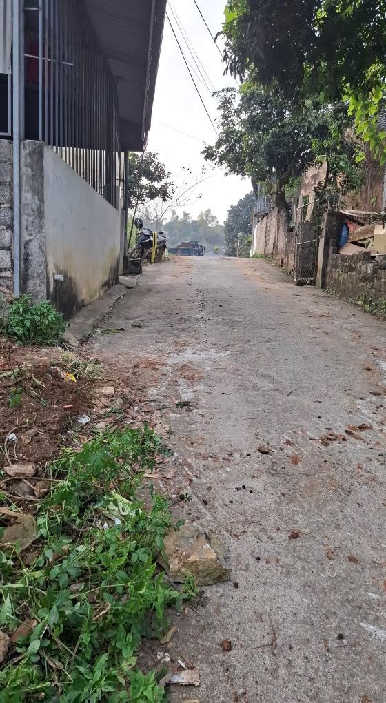 Đất thổ cư Mộc Châu 80m² giá 1.5 tỷ - Vị trí đắc địa gần chợ và trường học!