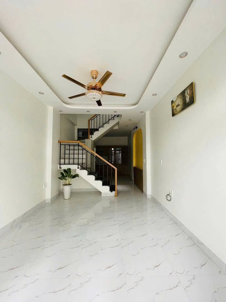 Nhà 3 tầng Quang Trung, Thái Bình 40m² giá 2 tỷ - Cơ hội sở hữu không thể bỏ lỡ!