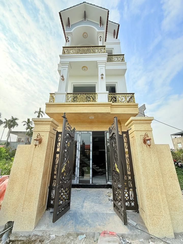 Nhà phố cổ điển Hồng Thái, An Dương 60,9m² giá 2,88 tỷ - Ô tô đỗ cửa thuận tiện!