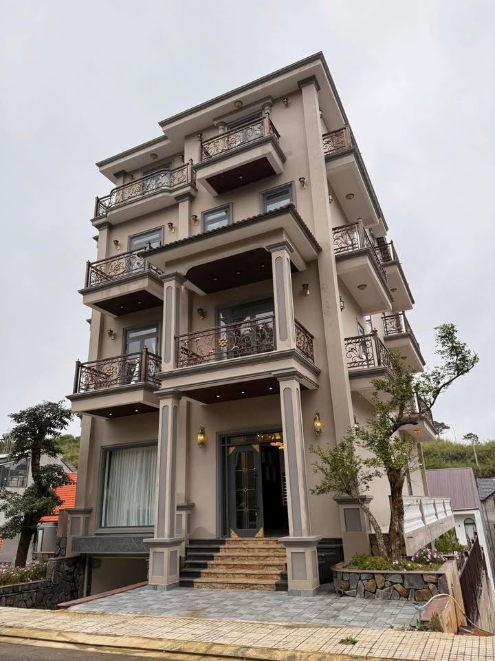 Townhouse Đà Lạt 312m² giá 26.8 tỷ - Đẳng cấp nghỉ dưỡng tuyệt vời!