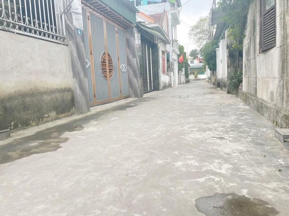 Đất nền Đông Vĩnh 100.9m² giá 3 tỷ - Vị trí đắc địa gần hồ và nhiều tiện ích!