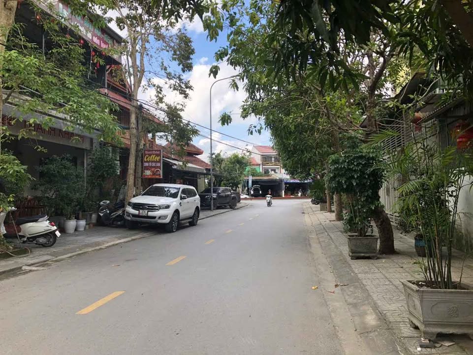 Nhà cũ khối 8, Trung Đô, thành phố Vinh 380m² - Vị trí đắc địa, đầy đủ tiện ích