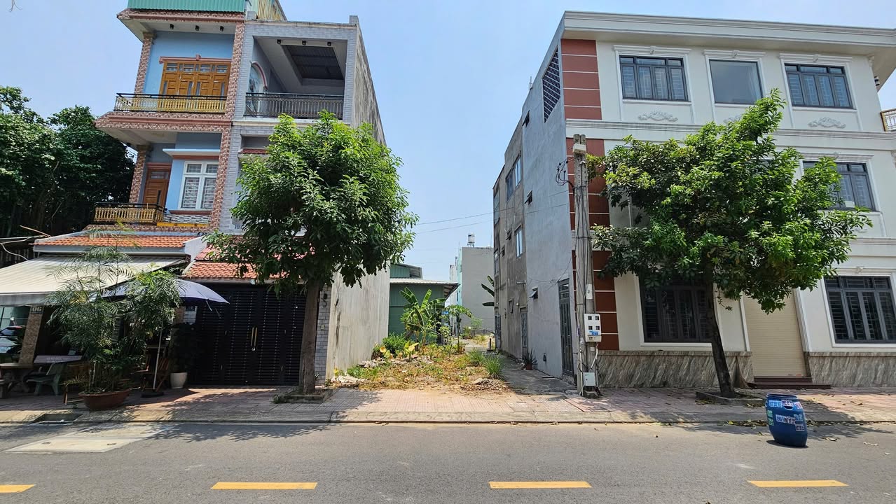 Lô đất 3 mặt thoáng KDC Tân Đông Hiệp 80m² giá 4.8 tỷ - Cơ hội đầu tư tuyệt vời!