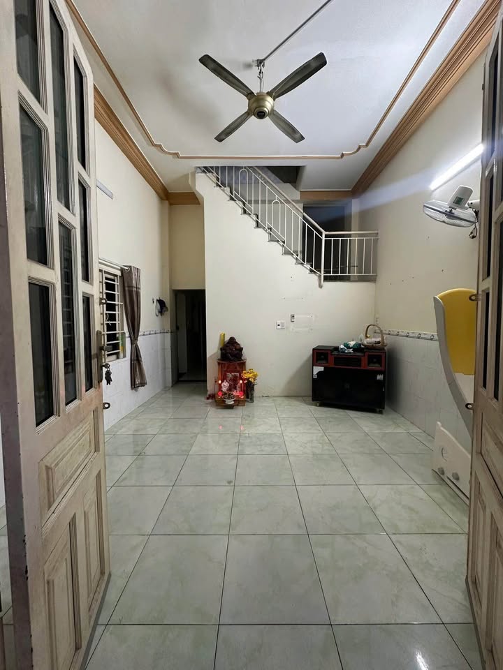 Nhà bán Dĩ An 74m² giá 3.15 tỷ - Đường rộng ô tô vào tận nơi!