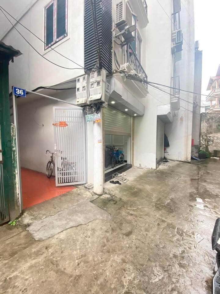 Nhà 5 tầng tại Cầu Diễn, 30m² giá 4.05 tỷ - Cơ hội cho vợ chồng trẻ!