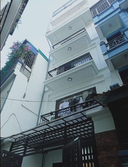 Nhà phố Hào Nam, Đống Đa 55m² giá 12 tỷ - Ô tô tránh, 1 nhà ra phố!