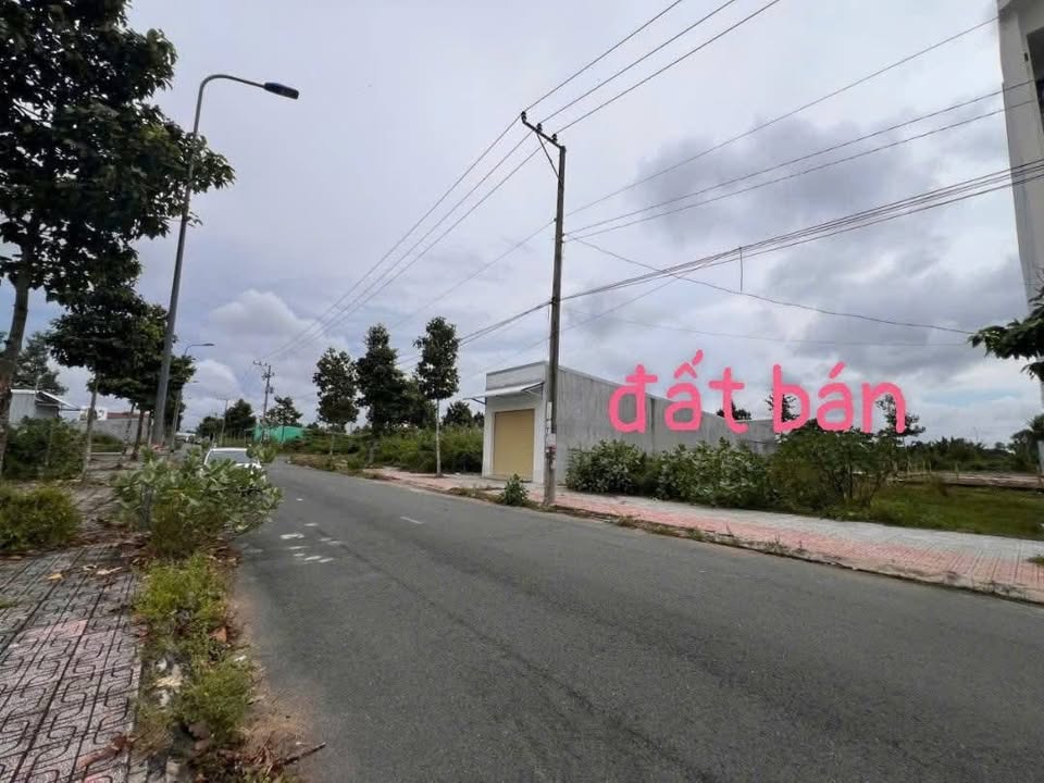 Đất nền tại Tái định cư Long Hoà B, Mỹ Tho - 100m² giá 2.95 tỷ, mặt tiền đường chính!
