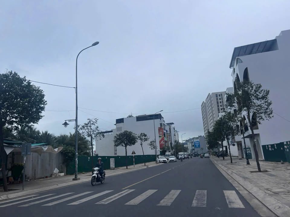 Nhà 3 tầng mặt tiền đường Thích Quảng Đức, Nha Trang 73.6m² giá 9.5 tỷ - Đang cho thuê 20 triệu/tháng!