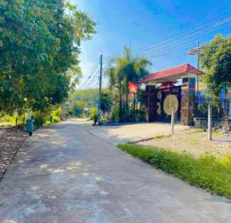 Đất nền Đồng Xoài 400m² giá 1.55 tỷ - Cần bán gấp!