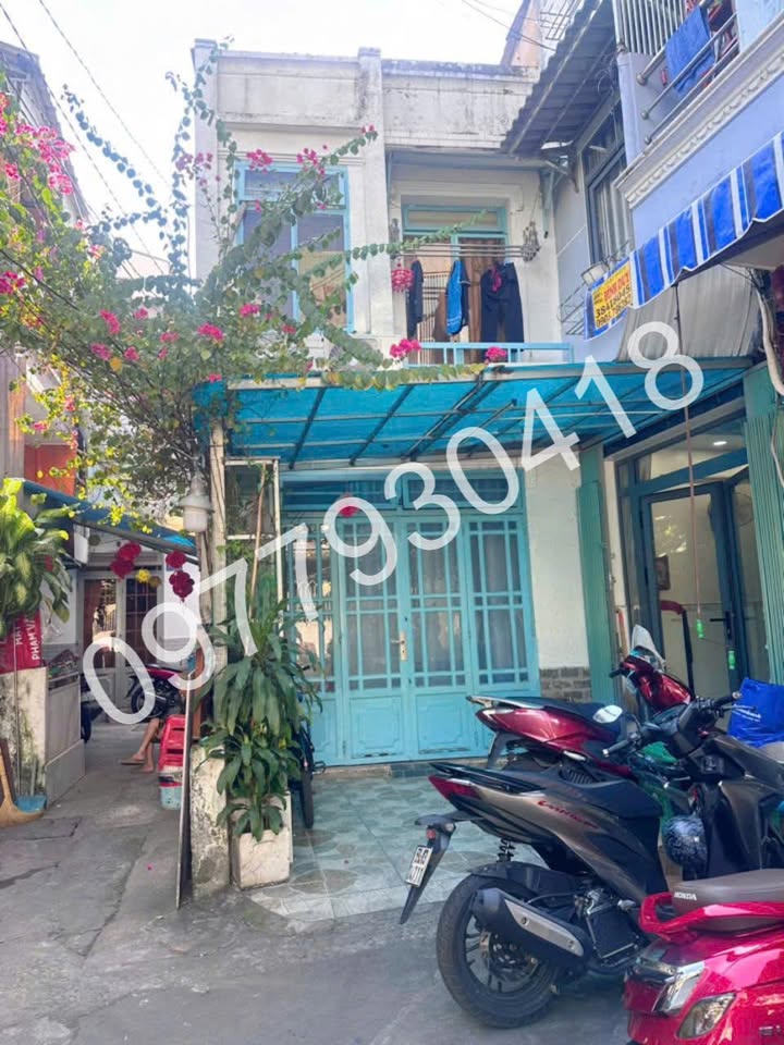 Nhà góc 3 mặt tiền Nguyễn Văn Nghi 20m² giá 2.85 tỷ - Không gian thoáng sáng lý tưởng!