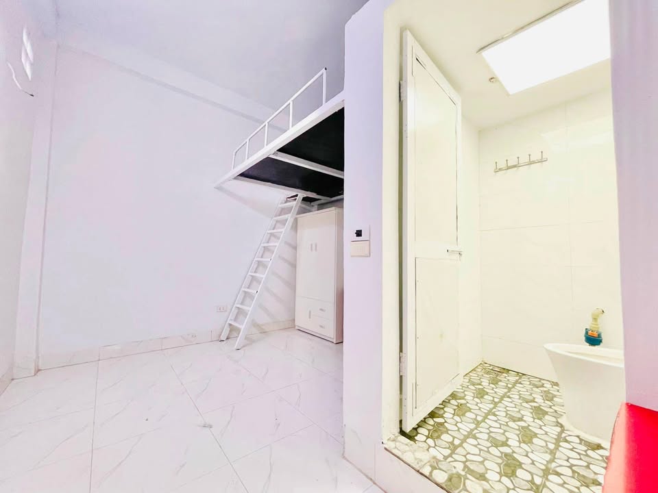 Phòng trọ ngõ 250 Tân Mai 20m² chỉ 3.1 triệu - Tiện nghi đầy đủ, chính chủ!