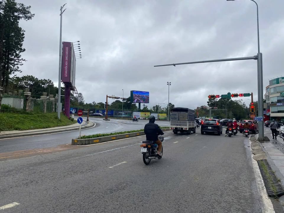 Cho thuê mặt tiền Phù Đổng Thiên Vương Đà Lạt 180m² - Không gian lý tưởng cho văn phòng, dịch vụ!