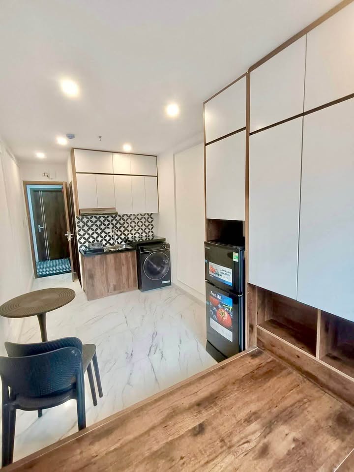 Bán căn hộ CCMINI đường Cầu Giấy 52m² giá 15.5 tỷ - Dòng tiền ổn định 70-80 triệu/tháng!