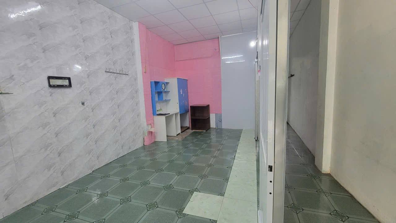 Mặt bằng kinh doanh đường Huỳnh Văn Cù Thủ Dầu Một 100m² giá 6.5 triệu - Mặt tiền rộng rãi, thuận tiện kinh doanh!