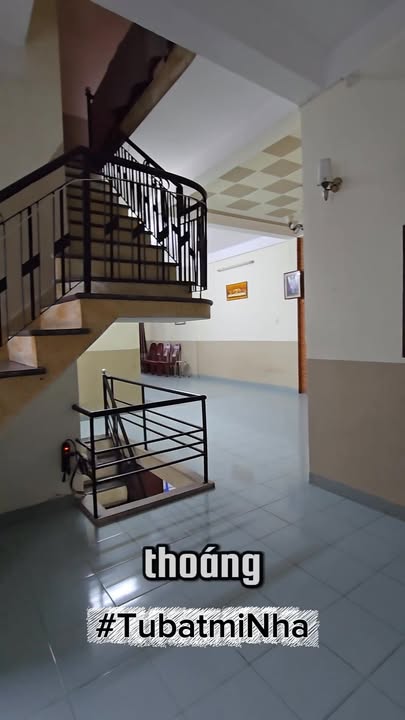 Nhà 3 tầng mặt tiền Ông Ích Khiêm Đà Nẵng, diện tích 65m², giá 9.8 tỷ - Cơ hội vàng không thể bỏ lỡ!