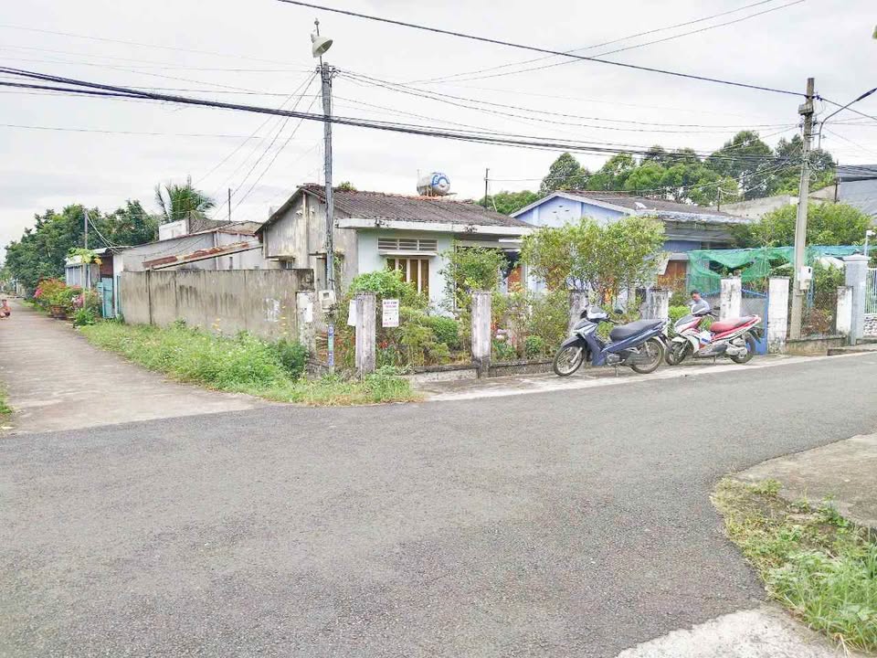 Đất nền lô góc 2 mặt tiền đường nhựa phường Xuân Lập 144m² giá chỉ 2.199 tỷ - Cơ hội kinh doanh tuyệt vời!