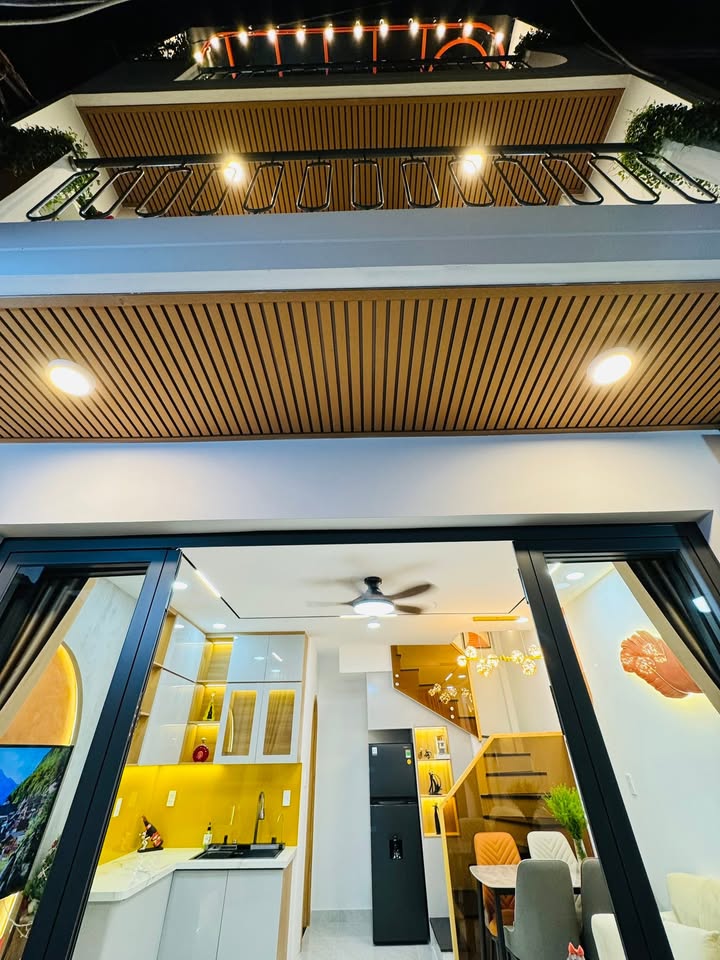 Nhà 3 Tầng Đinh Bộ Lĩnh, Bình Thạnh 22.5m² giá 5.28 tỷ - Full nội thất, hẻm thông thoáng!