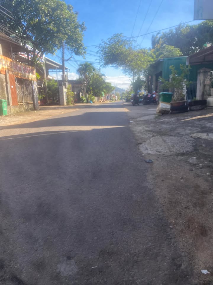 Nhà cấp 4 2 mặt tiền đường Nguyễn Chí Thanh 396m² giá 9.6 tỷ - Cơ hội đầu tư tuyệt vời!