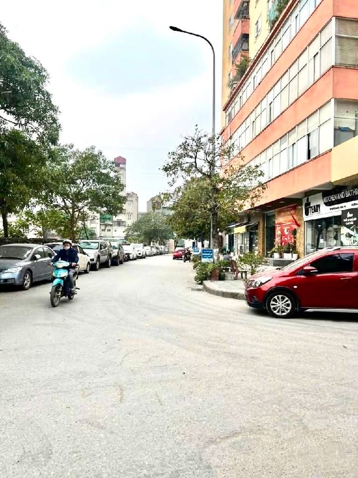 Nhà phố Quang Trung Hà Đông 40m² giá 8 tỷ - 5 tầng 2 mặt ngõ thoáng mát!