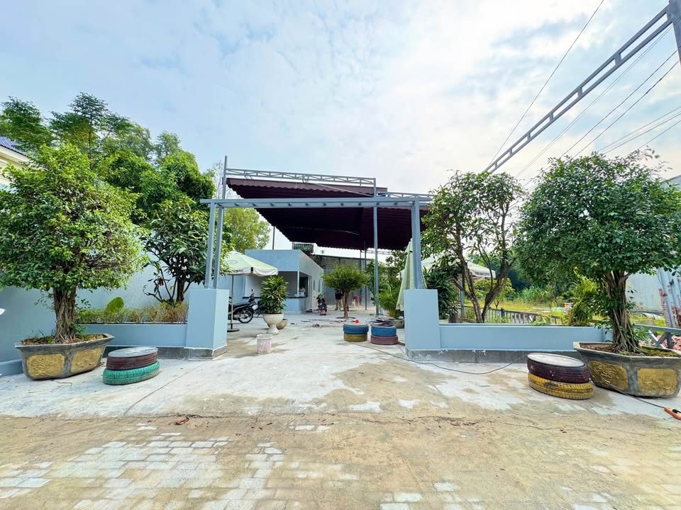 Cho thuê mặt bằng quán cafe Phú Mỹ 260m² giá chỉ 12.5 triệu - Mặt tiền đẹp, decor sang trọng!