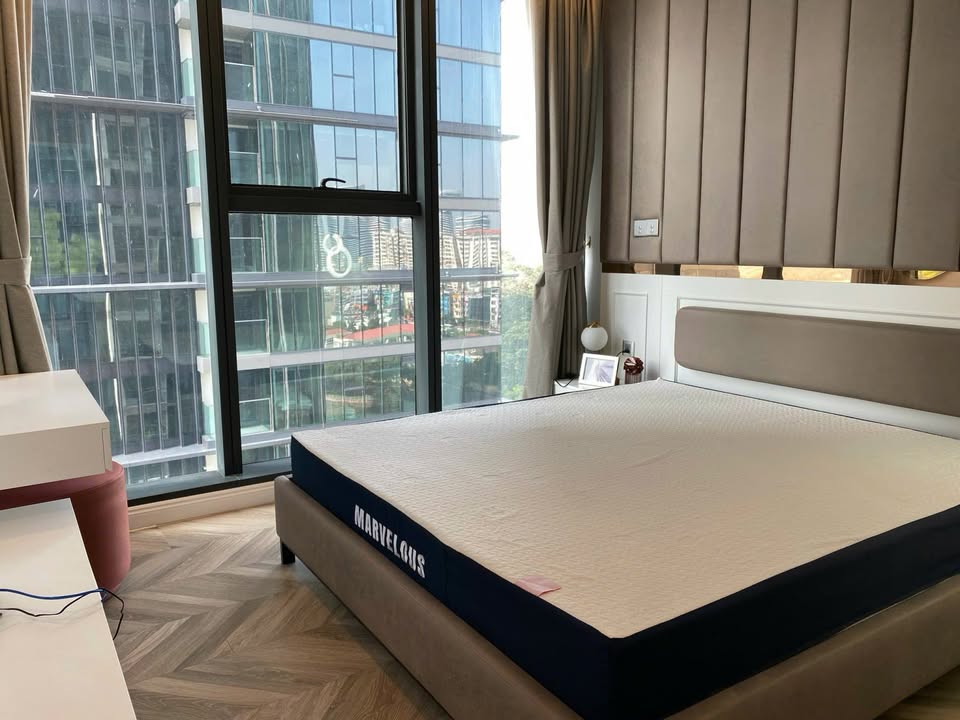 Căn hộ Vinhomes Golden River quận 1 77m² giá 1.500 USD - Không gian sống đẳng cấp!