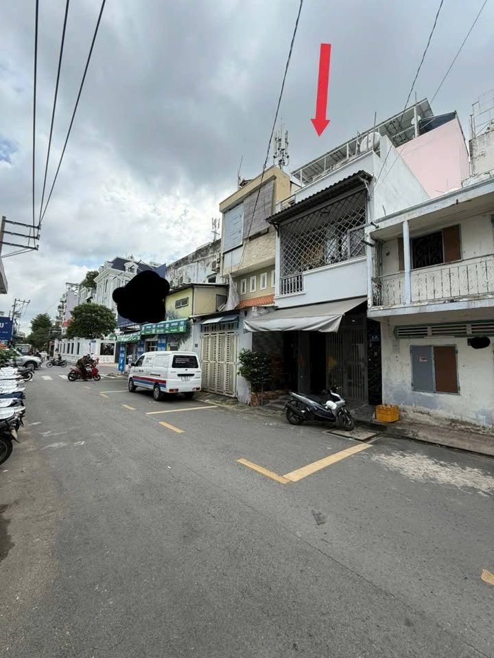 Nhà phố mặt tiền đường Nguyễn Văn Huyên 32m² giá 5.85 tỷ - Kinh doanh sầm uất!