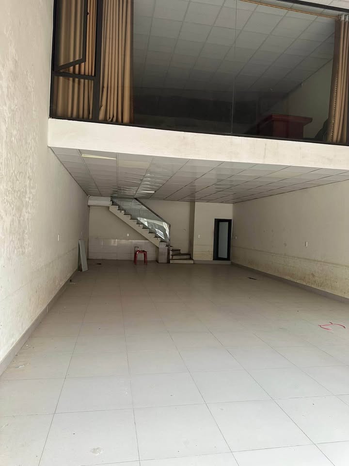 Nhà mặt đường Phan Đình Phùng Thái Nguyên 90m² giá 12 triệu - Kinh doanh thuận lợi!