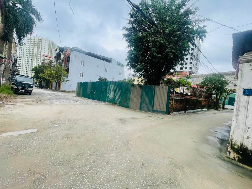 Đất nền Hưng Bình Vinh 100m² giá 4 tỷ - Sổ đỏ chính chủ, đường ô tô vào thoải mái!