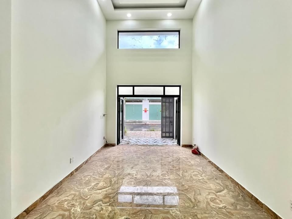 Nhà 5 tầng đường Hà Huy Giáp 64m² giá chỉ 5 tỷ - Sẵn sàng vào ở ngay!