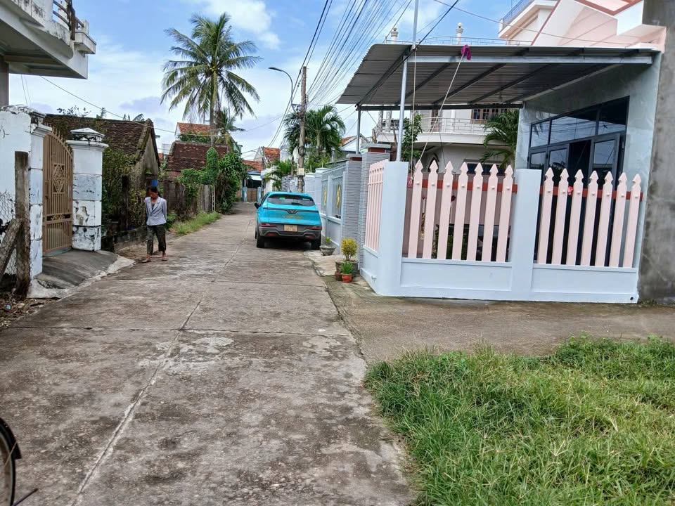 Bán đất có nhà cấp 4 tại Tuy Hòa, 123,4m² - Giá chỉ 1.7 tỷ, không ngập lụt!