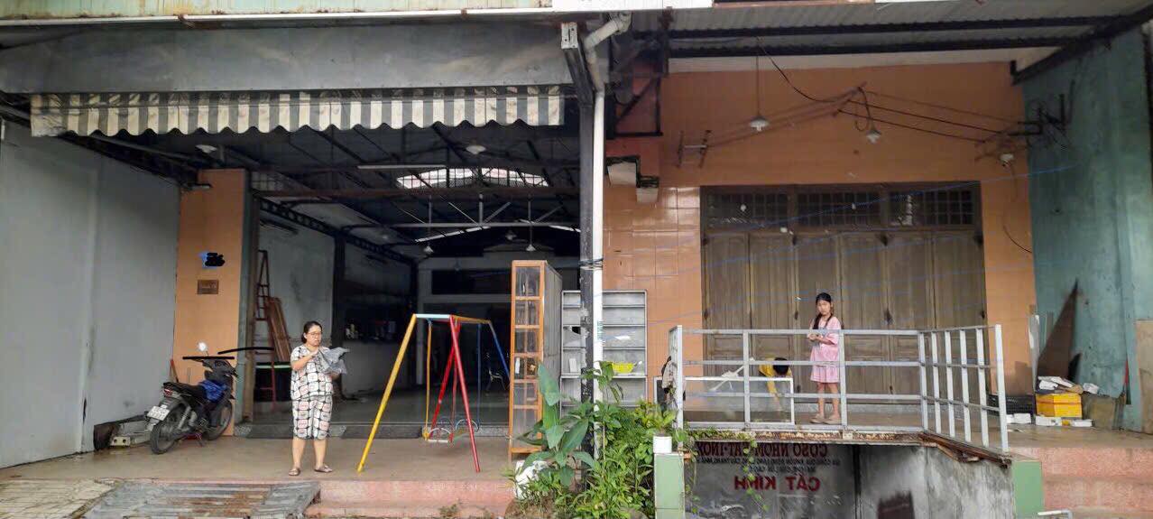 Bán gấp FrontHouse mặt tiền Lê Văn Hiến 300m² giá 18 tỷ - Gần khu du lịch Non Nước!