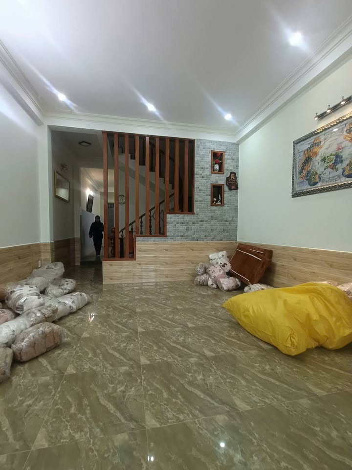 Nhà nguyên căn cho thuê tại Đà Lạt - 5 phòng ngủ, giá chỉ 15 triệu/tháng!