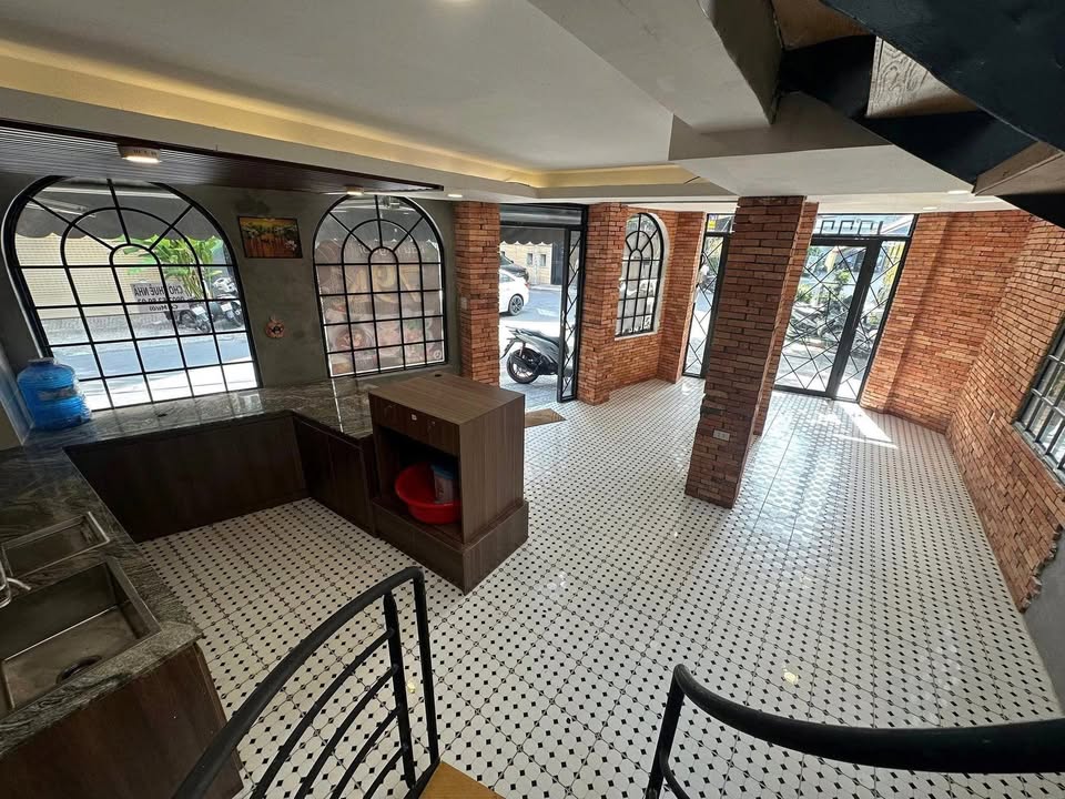 Cho thuê nhà mặt tiền đường Hoa, Phú Nhuận 64m² - Địa điểm lý tưởng cho kinh doanh!