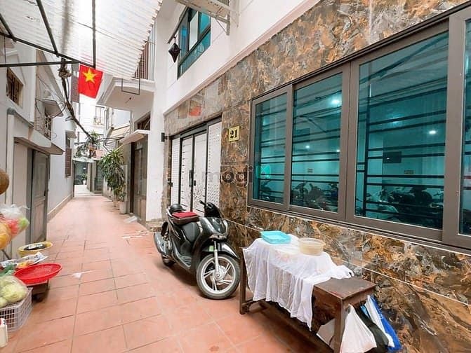 Nhà phố Hào Nam - Đống Đa 95m² giá 19.2 tỷ - Vị trí siêu đẹp, sổ đỏ chính chủ!