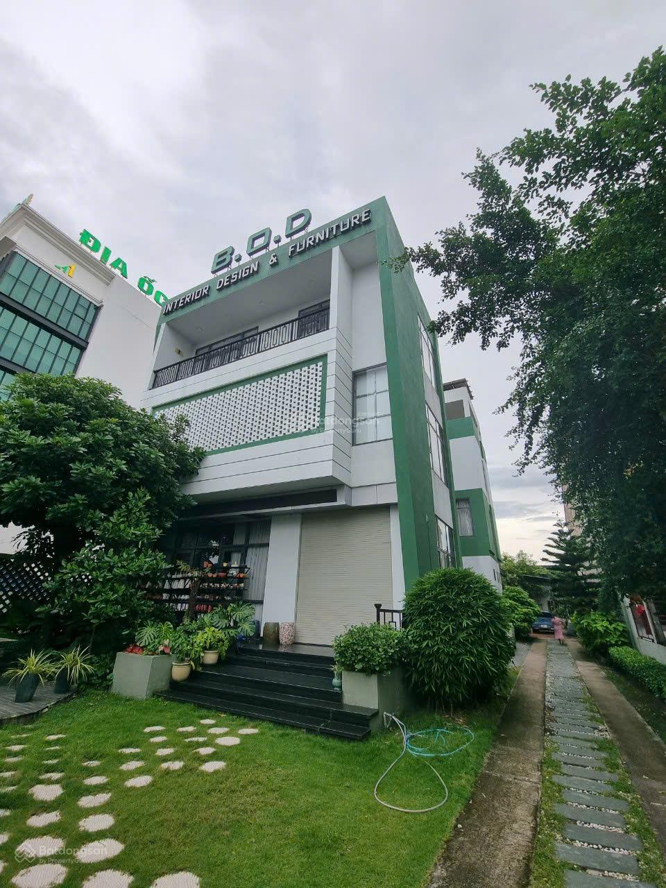 Cho thuê văn phòng kết hợp nhà ở tại Phạm Ngọc Thạch, Thủ Dầu Một - Thiết kế hiện đại, mặt tiền rộng!