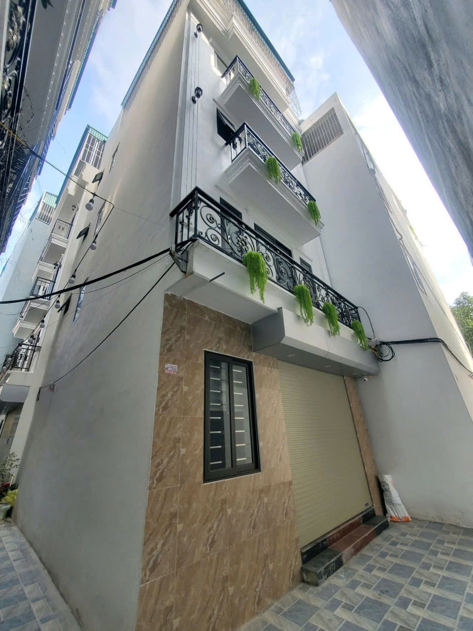 Bán nhà Thạch Bàn, Long Biên 35m² giá 7 tỷ - Lô góc, ô tô đỗ cổng