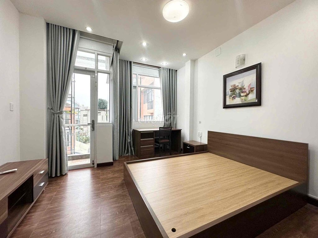 Căn hộ 1PN+ ban công full nội thất gần Nhà thờ Đức Bà, CV Lê Văn Tám - Giá chỉ 10.2 triệu!