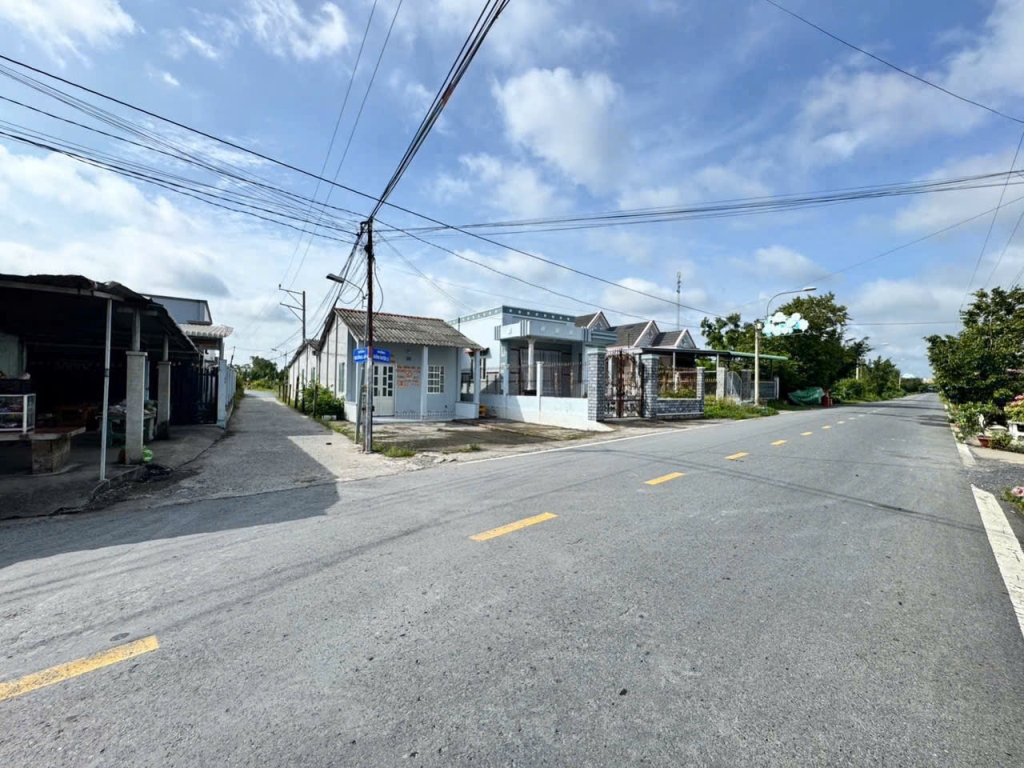 Đất thổ cư 182m² mặt tiền đường 7m lô góc 2 mặt tại xã Tân Lân - Giá chỉ 1.09 tỷ!