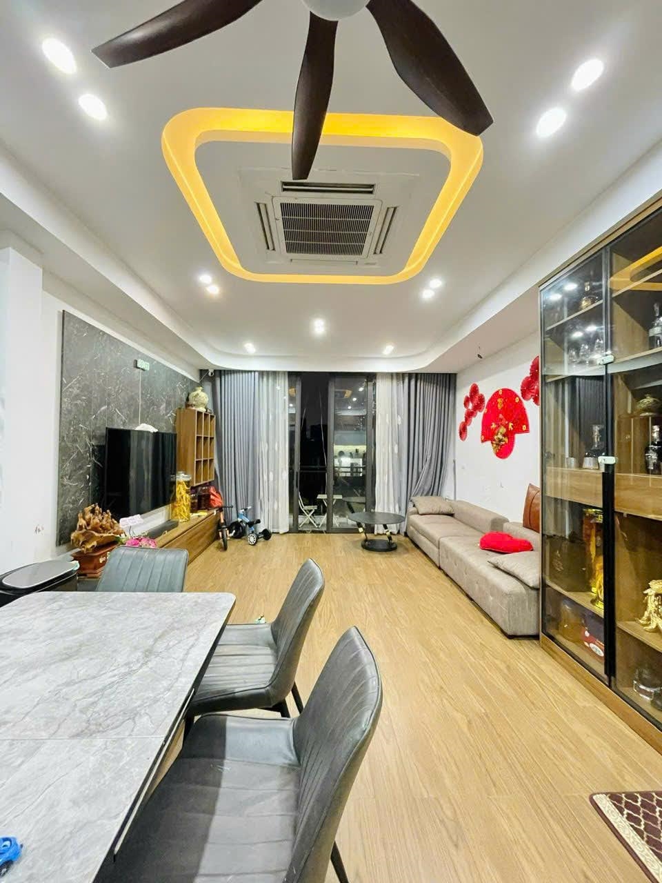Nhà Lai Xá, Kim Chung 40m² giá 9 tỷ - Ô tô tránh, kinh doanh sầm uất!