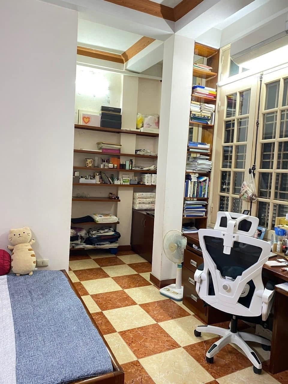 Nhà phố Tây Sơn, Đống Đa, 80m² giá 19.9 tỷ - Ngõ rộng, vị trí đắc địa!