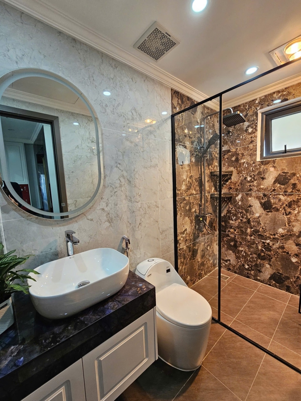 Nhà phố Minh Khai 61m² giá 42 tỷ - Kinh doanh sầm uất, vỉa hè rộng!