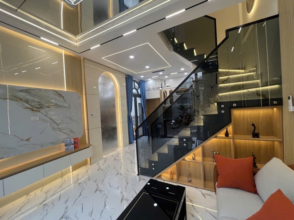 Nhà phố Gò Vấp 30m² giá 5.18 tỷ - Sát bệnh viện 175, full nội thất!