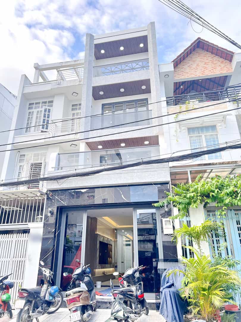 Nhà 2 lầu mặt tiền đường số gần Mai Văn Vĩnh, Quận 7, 73m² - Thiết kế hiện đại, sẵn sàng vào ở!