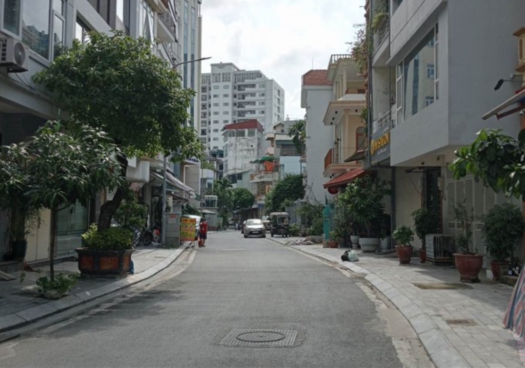 Đất mặt ngõ 603 Lạc Long Quân 200m² giá 107 tỷ - Đầu tư sinh lời cao!