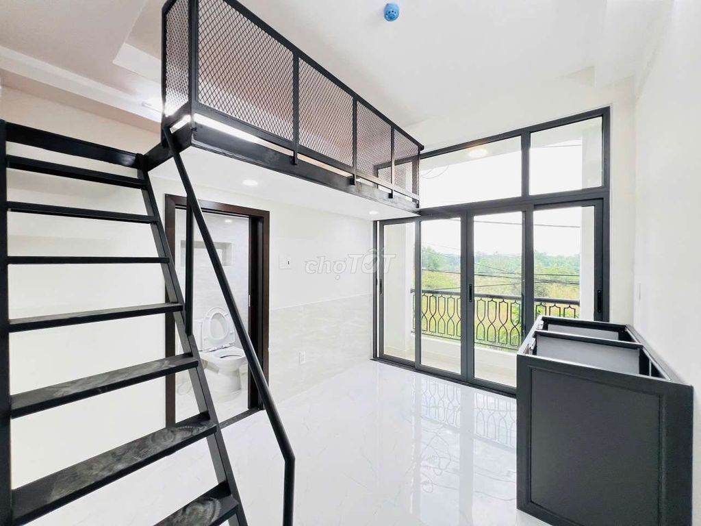 Phòng Duplex Ban Công 30m² gần Khu CNC Lã Xuân Oai - Giá chỉ 4 triệu!