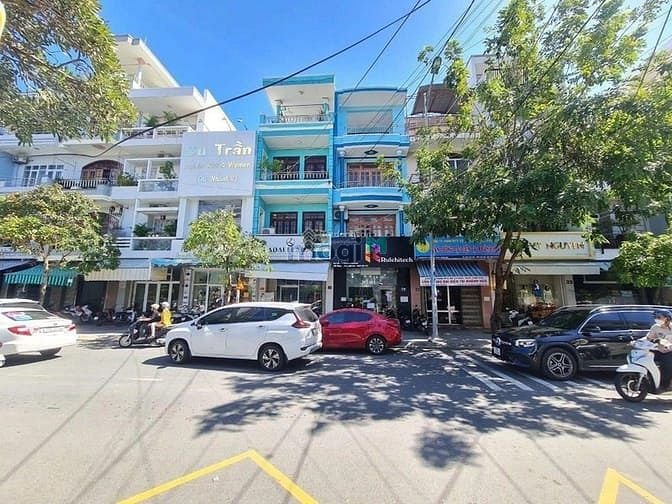 Nhà mặt phố Hoàng Hoa Thám, 40m² giá 18.5 tỷ - Kinh doanh sầm uất, 2 mặt thoáng!